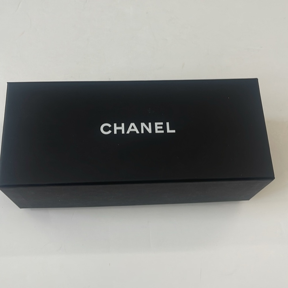 🆕 CHANEL Eyeglasses - Picture 6 of 11